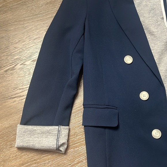 Nordstroms Top Shop Navy Blazer with white buttons and pockets size 8 - Picture 3 of 11